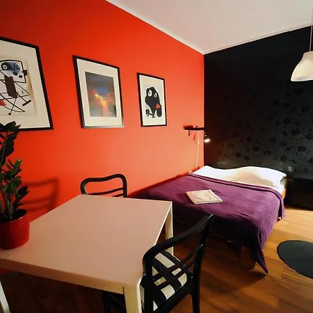 Хостел Very Berry - Old Town, Parking, Lift, Reception 24h
