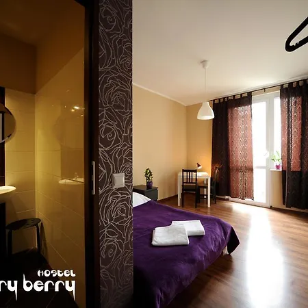 Хостел Very Berry - Old Town, Parking, Lift, Reception 24h