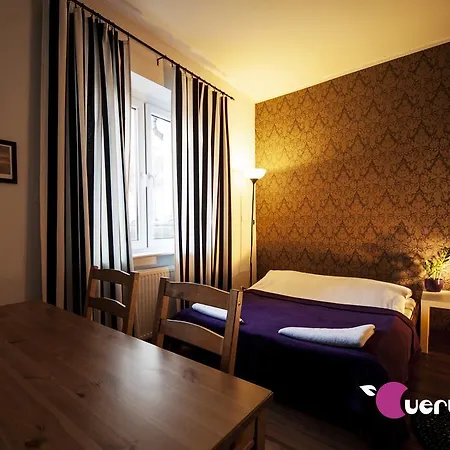 Хостел Very Berry - Old Town, Parking, Lift, Reception 24h