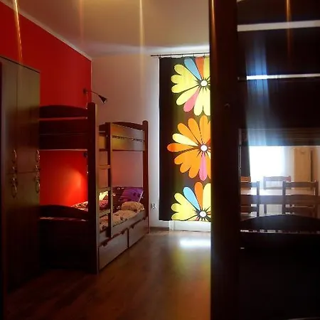 Very Berry - Old Town, Parking, Lift, Reception 24h Hostal
