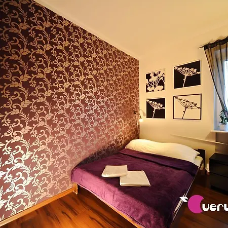 Hostal Very Berry - Old Town, Parking, Lift, Reception 24h *