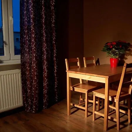 Very Berry - Old Town, Parking, Lift, Reception 24h Hostal *